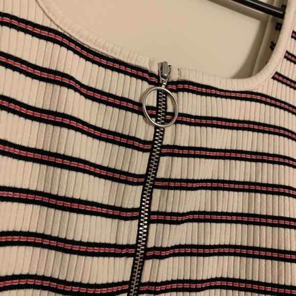 HOLLISTER crop top - Picture 3 of 5